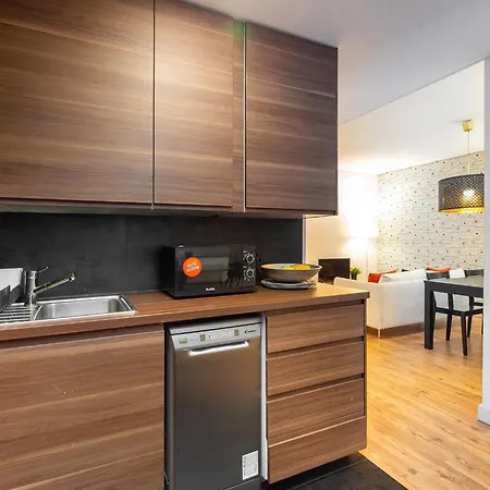 Whome Oasis Extravaganza: Lisbon's Supreme Retreat Apartment
