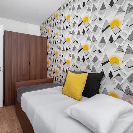 Whome Oasis Extravaganza: Lisbon's Supreme Retreat Lisboa